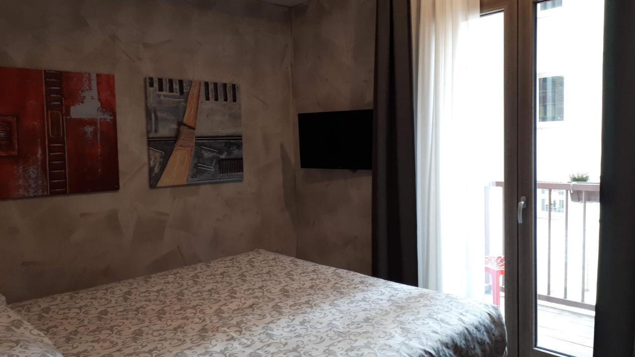 Hotel Bed & Rooms , Corte Rossa -1 Min Walk To Bernina Express Tirano Eksteriør billede