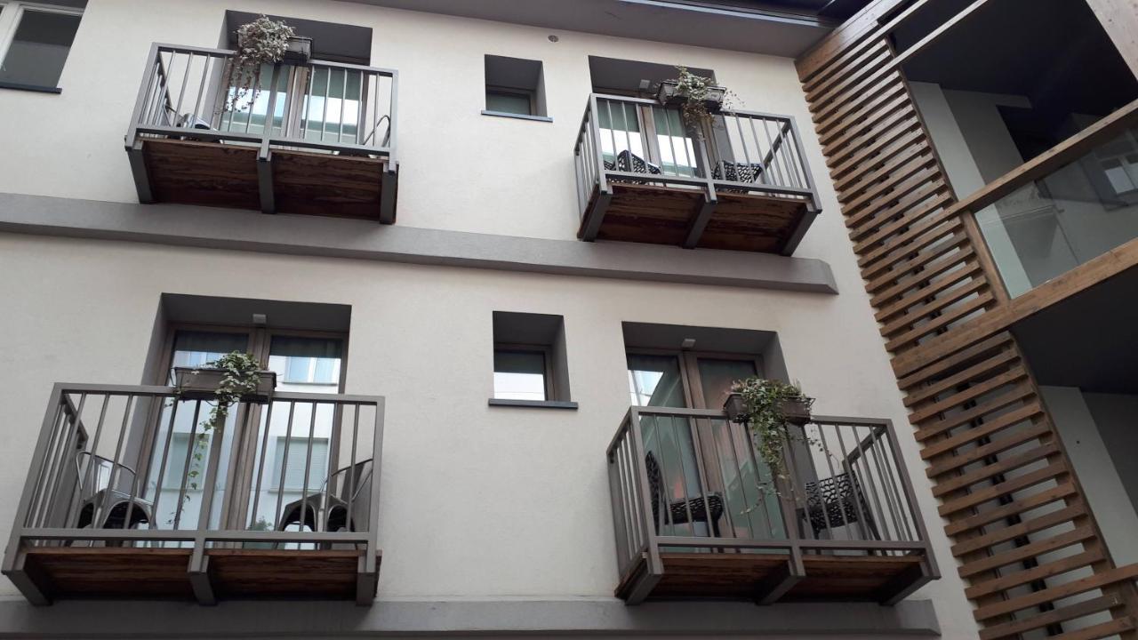 Hotel Bed & Rooms , Corte Rossa -1 Min Walk To Bernina Express Tirano Eksteriør billede