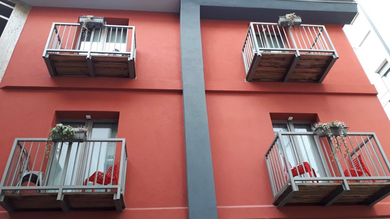 Hotel Bed & Rooms , Corte Rossa -1 Min Walk To Bernina Express Tirano Eksteriør billede