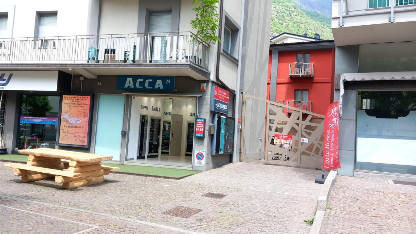 Hotel Bed & Rooms , Corte Rossa -1 Min Walk To Bernina Express Tirano Eksteriør billede